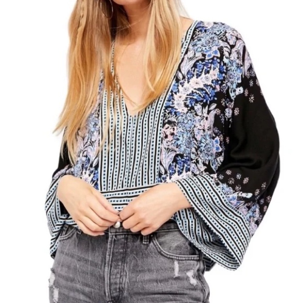 Free People Black Blue Floral Mix n Match V-Neck Cropped Top Size Large